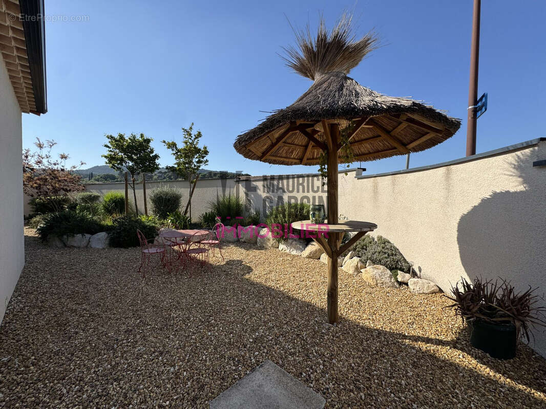 Maison 121 m² à Laudun-L'ardoise  - photo 4