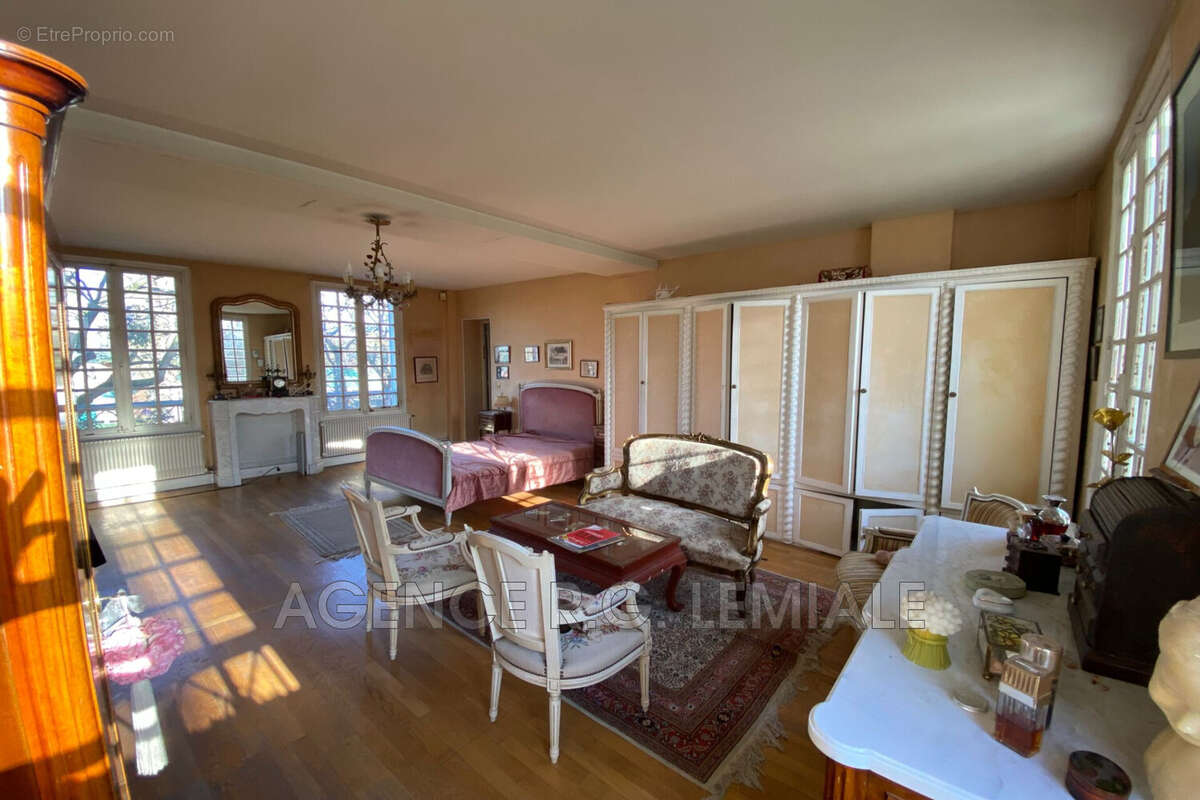 Maison à MAISONS-LAFFITTE