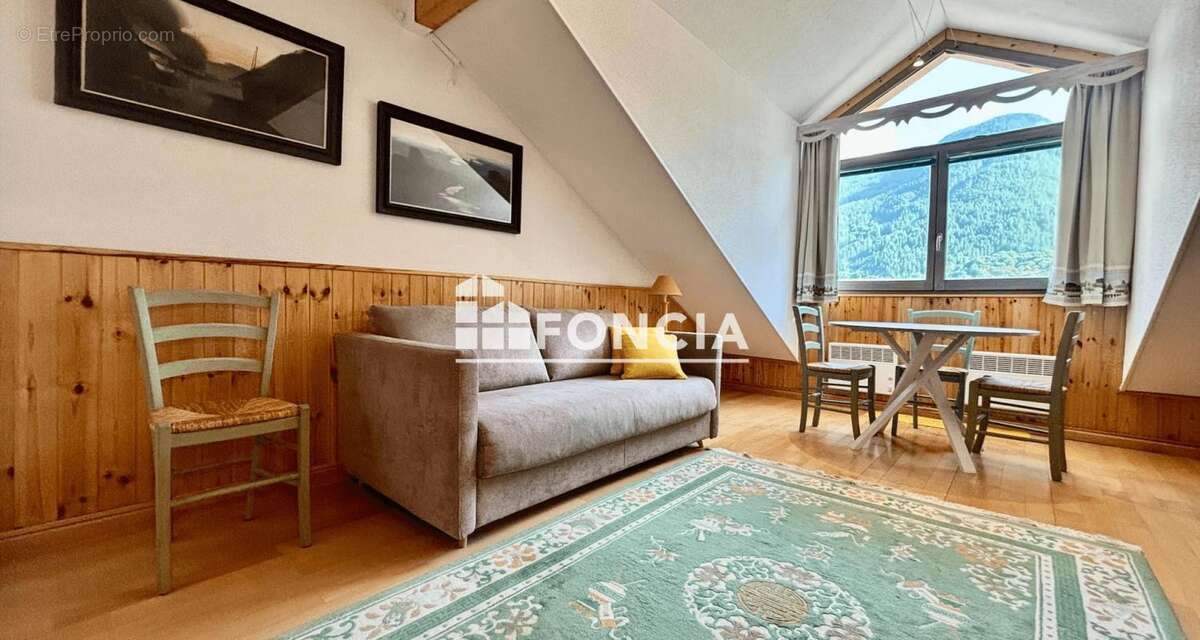 Appartement à LA SALLE-LES-ALPES