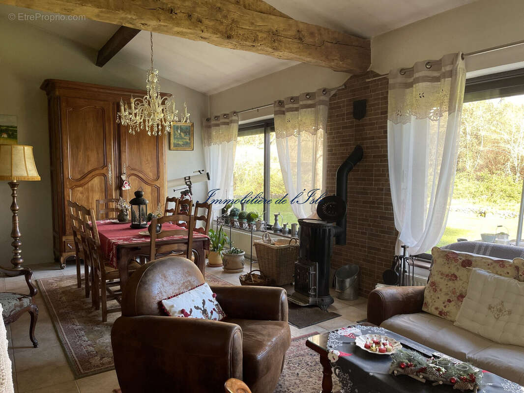 Maison à SAINT-CREPIN-D&#039;AUBEROCHE