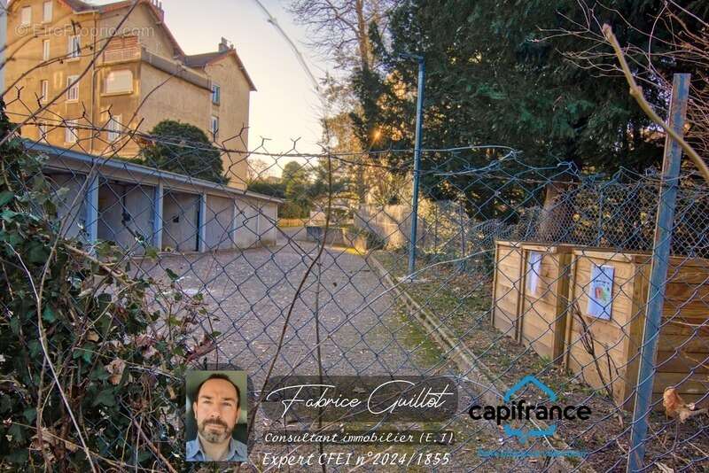 Doubs (25), à vendre Besançon, maison de 320 m2 + terrain de 2190 m2 - photo 24