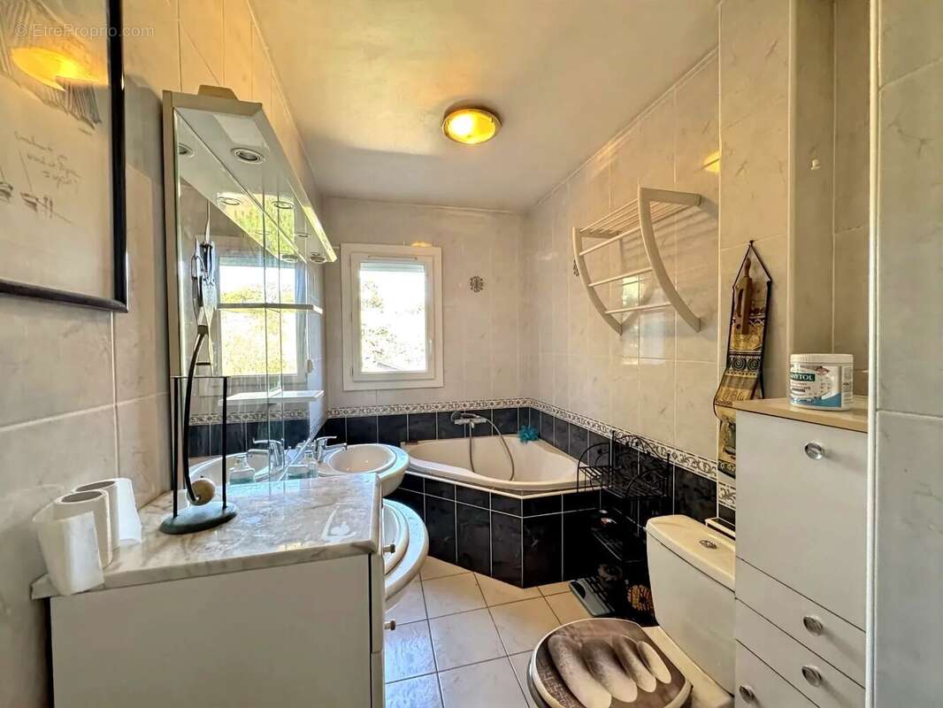 Appartement à MARSEILLE-9E