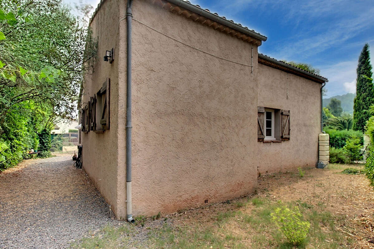 A VENDRE Maison 100 m² -  4 chambres - avec jardin - au coeur de Taradeau - photo 15