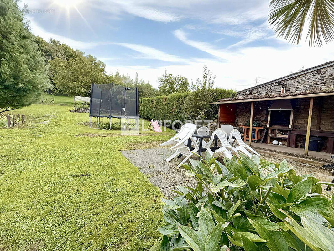 Maison à VILLE-SUR-ILLON