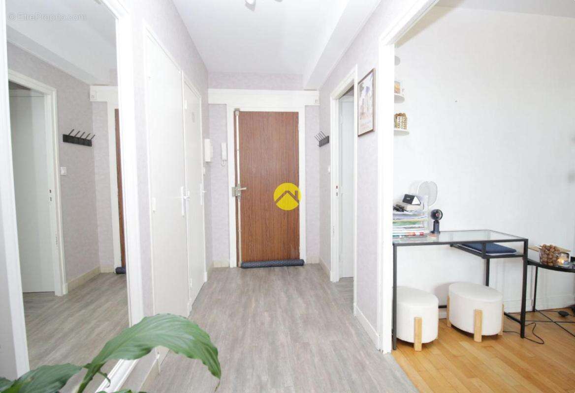 Appartement à NERIS-LES-BAINS
