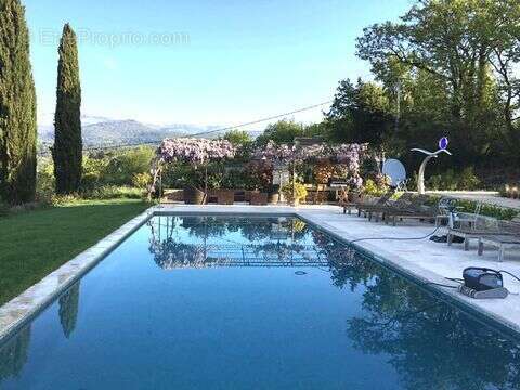 Maison à TOURRETTES