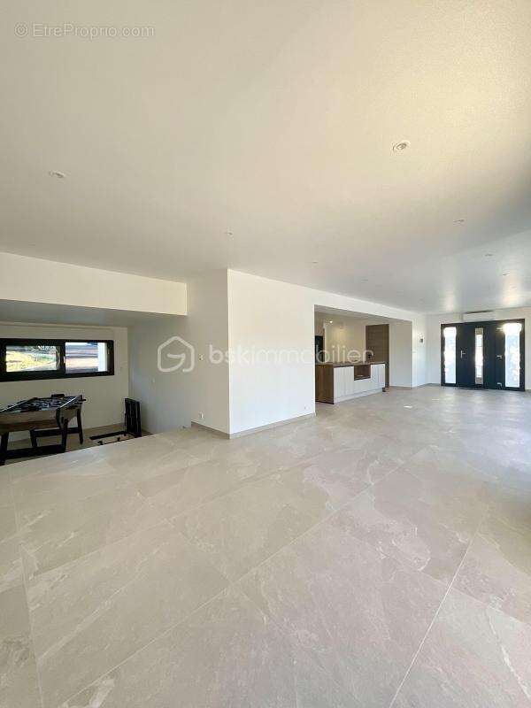 Maison à SAINT-FARGEAU-PONTHIERRY