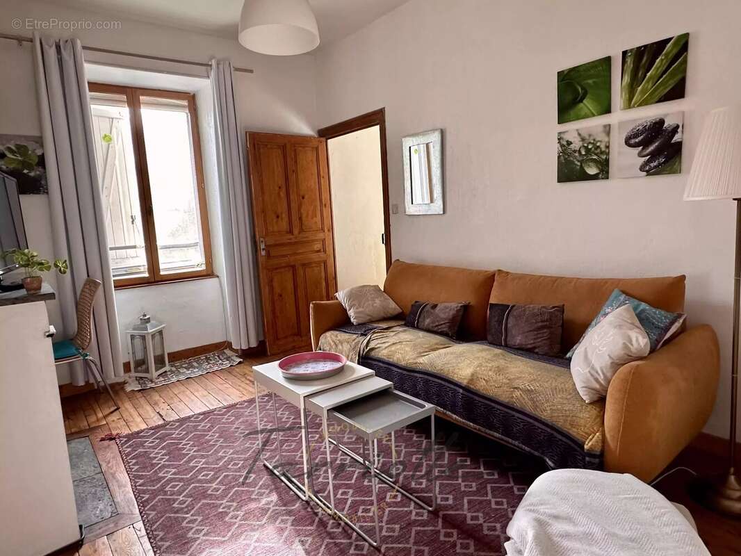 Appartement à SAINT-MARTIN-SUR-LAVEZON