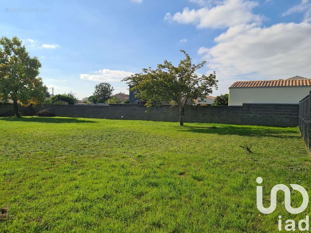 Photo 2 - Terrain à LA JARRIE