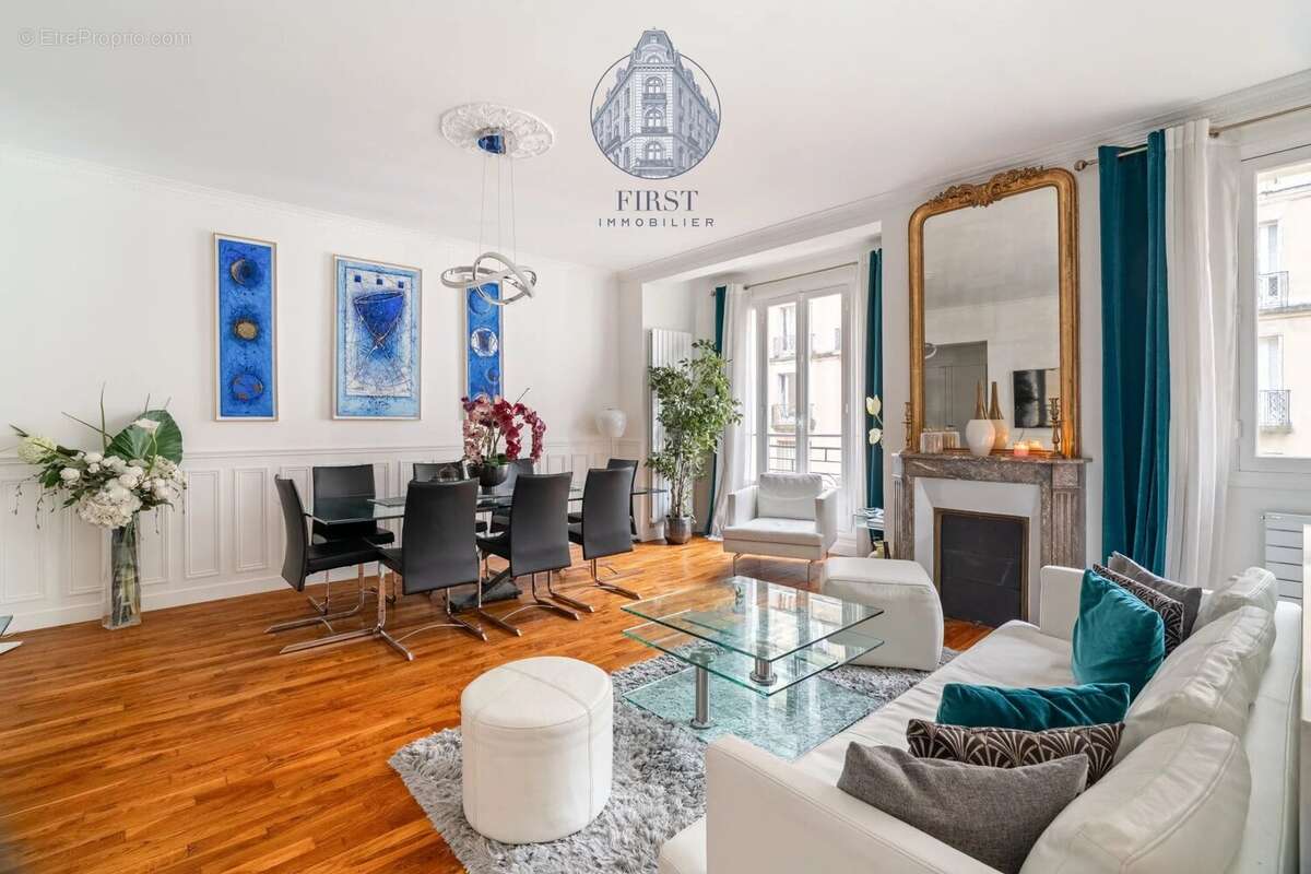 Appartement à PARIS-17E
