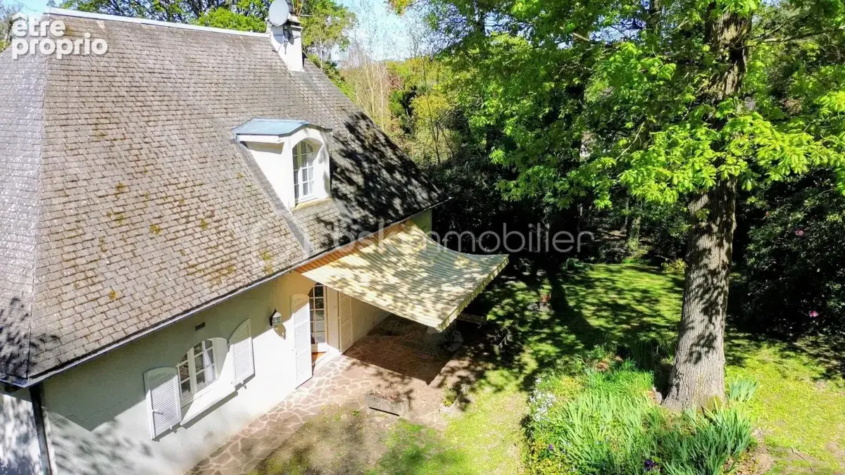 Maison familiale 5 ch av sous-sol, jardin clos arboré et parking - photo 12
