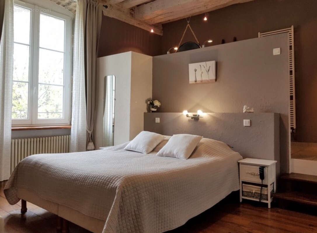 Maison à CHATEAU-CHALON