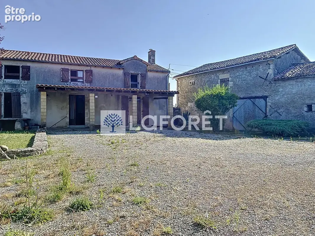 À vendre - Charmante maison en pierre à Maillé, entre Parthenay et Poitiers - photo 2