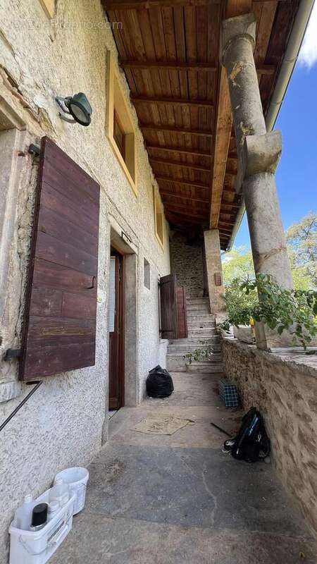 Photo 2 - Maison à LA TOUR-DE-SALVAGNY