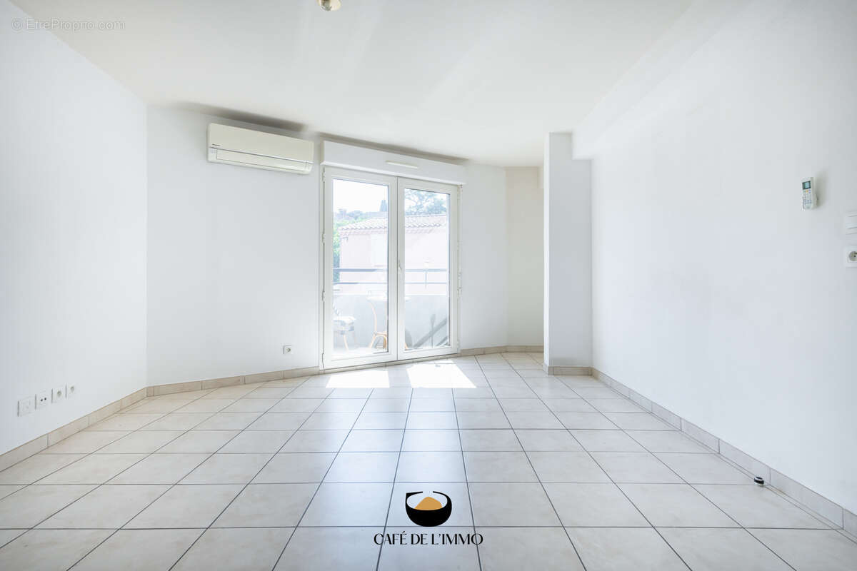 Appartement à MARSEILLE-4E