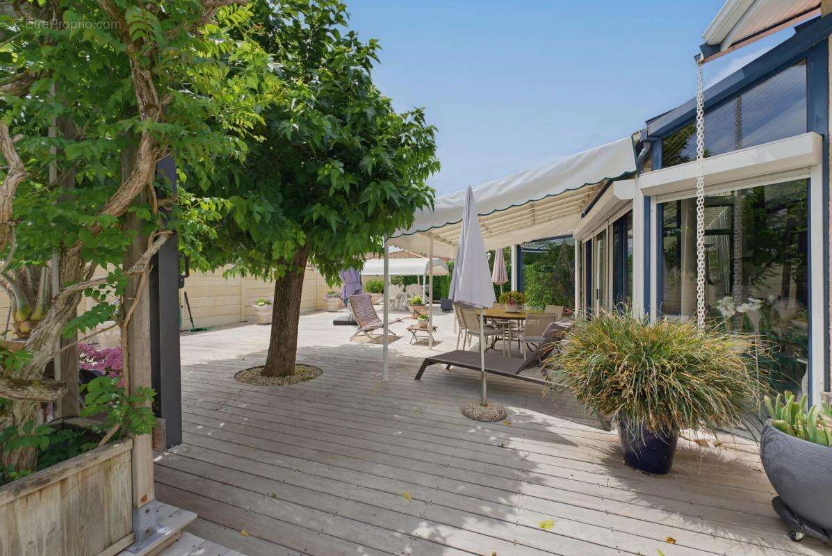 Maison familiale avec piscine à Gradignan - photo 10