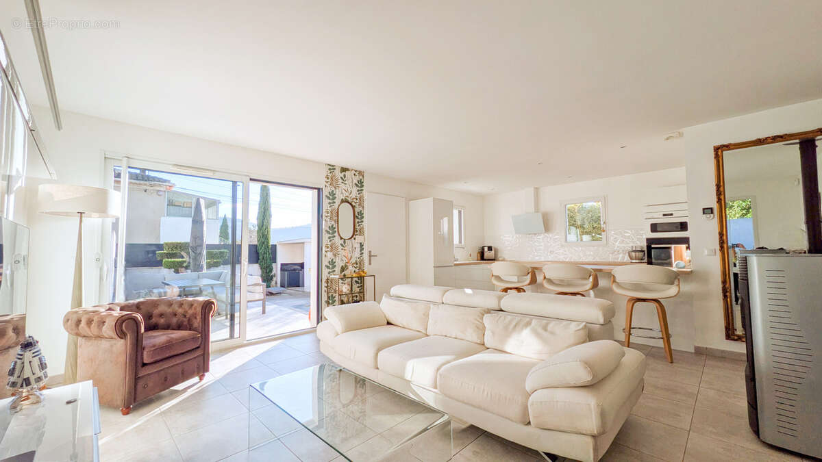 Maison à CUGES-LES-PINS