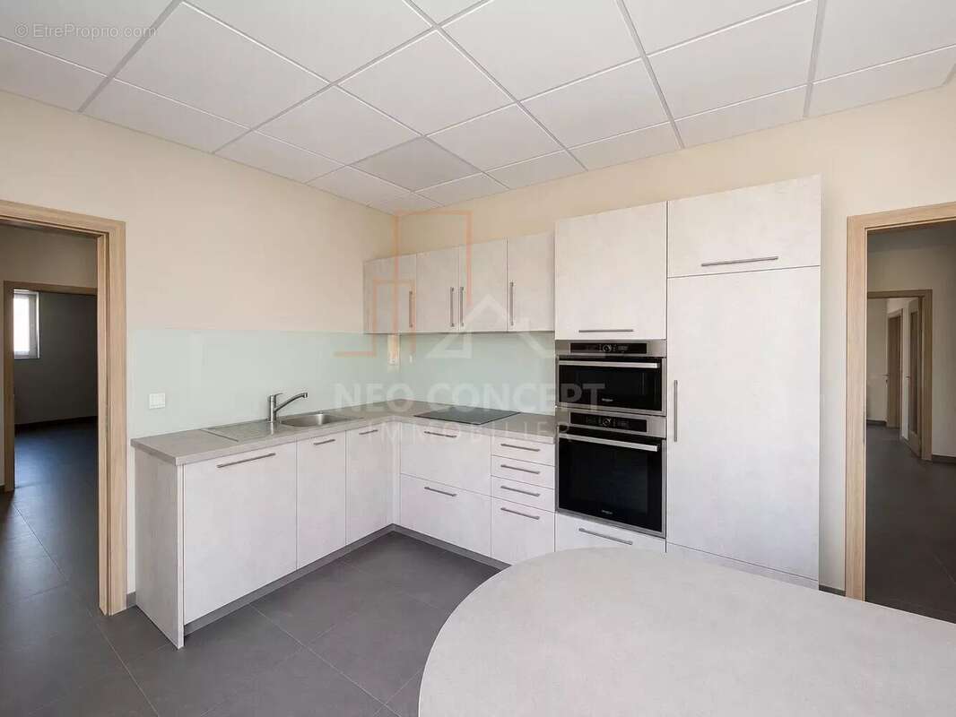 Maison de plain-pied & local professionnel - parcelle 1560 m² - photo 6