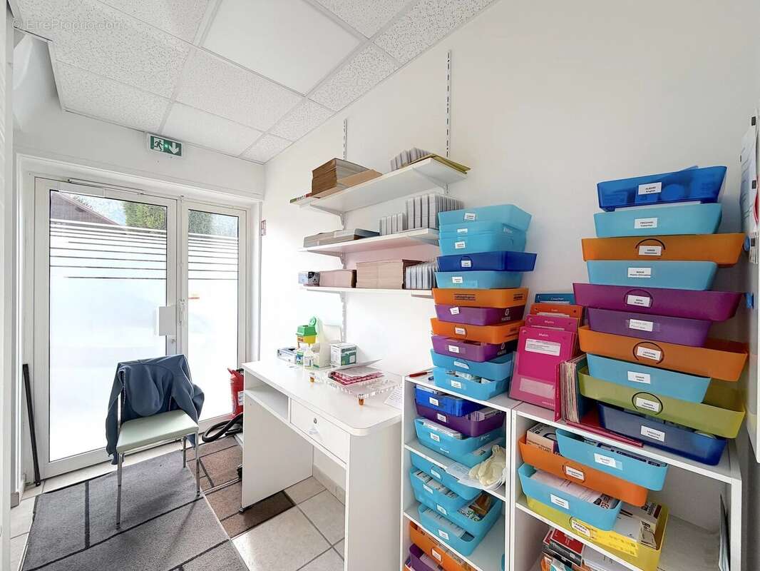 Commerce à SAINT-JULIEN-MONT-DENIS