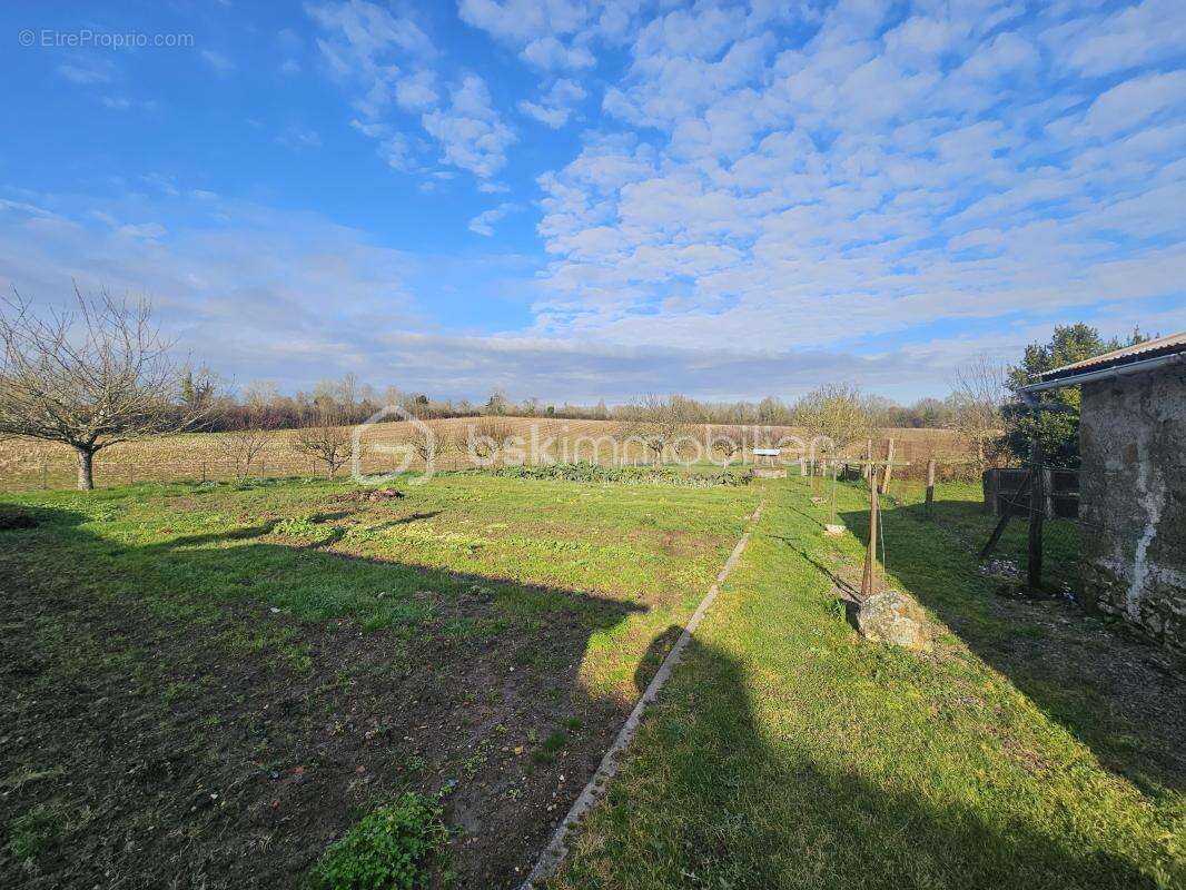 Maison à LE BUSSEAU