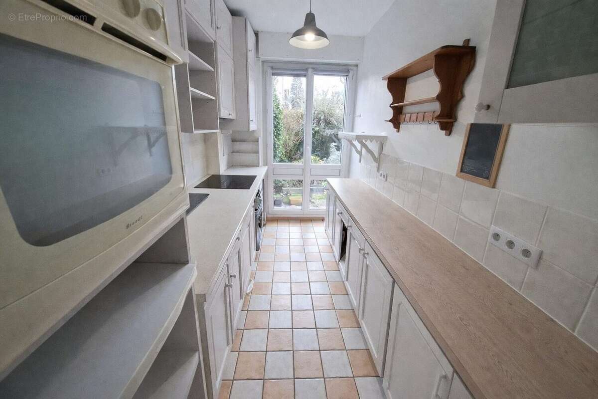 Appartement à FONTENAY-LE-FLEURY
