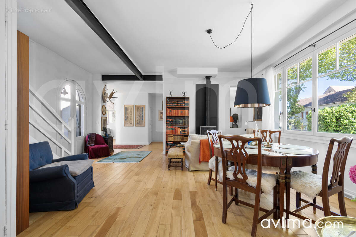 Maison à SAINT-NOM-LA-BRETECHE