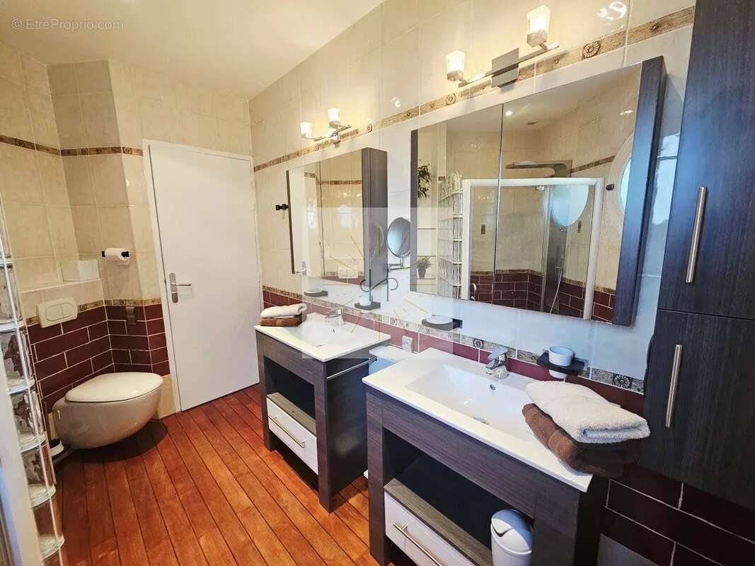 Maison à MONTELIMAR