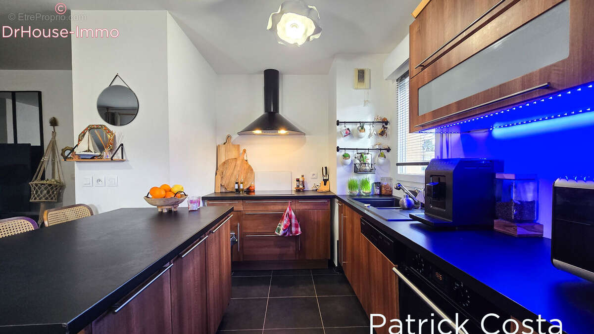 Appartement à SOLLIES-PONT