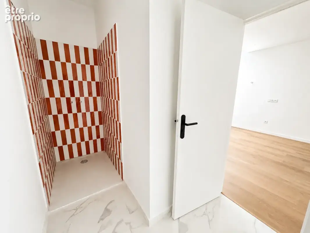 Appartement T3 rénové - 57 m2 -  2 chambres - Quartier Saint-Bruno - photo 3