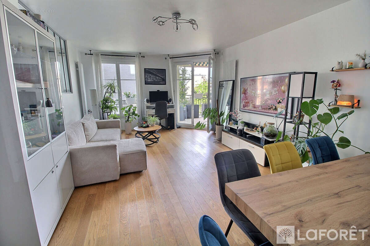 Appartement à LA GARENNE-COLOMBES