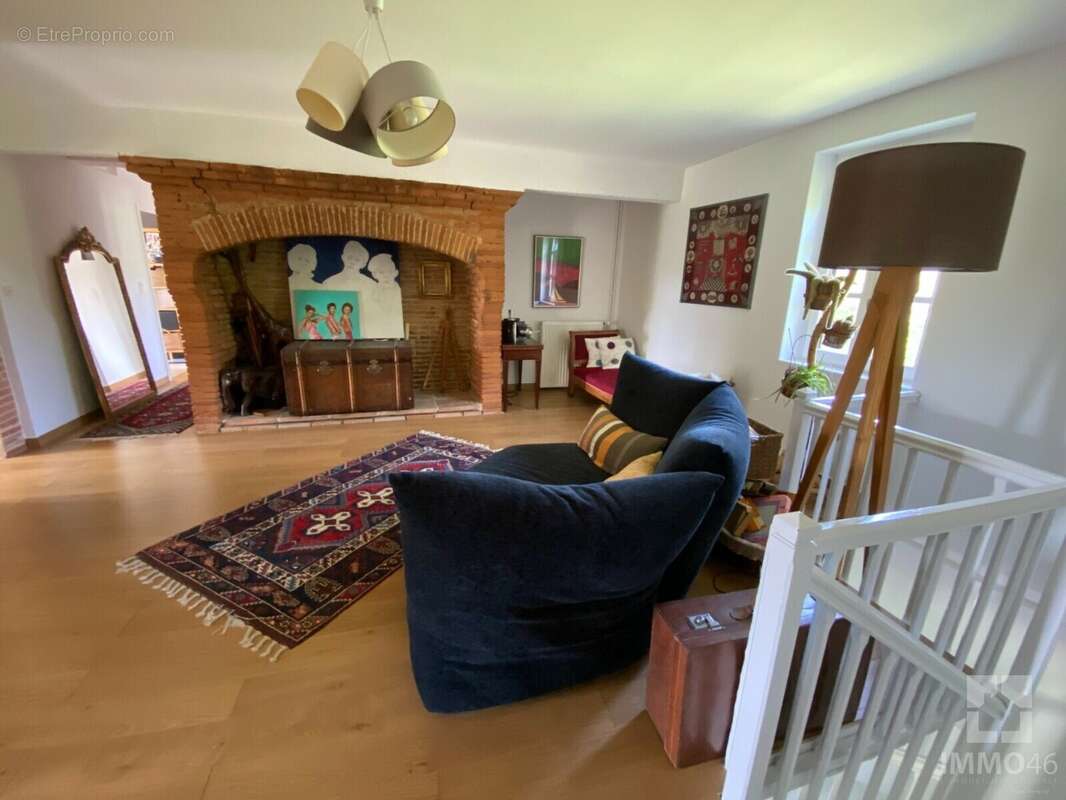 Maison 375 m² à Realville  - photo 4