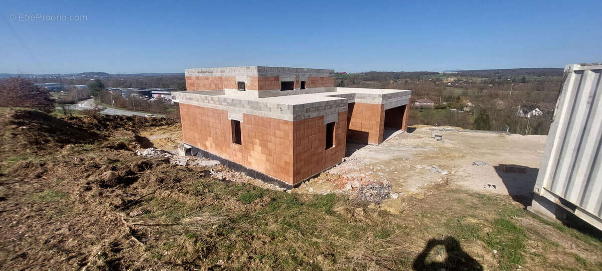 Maison à FESCHES-LE-CHATEL