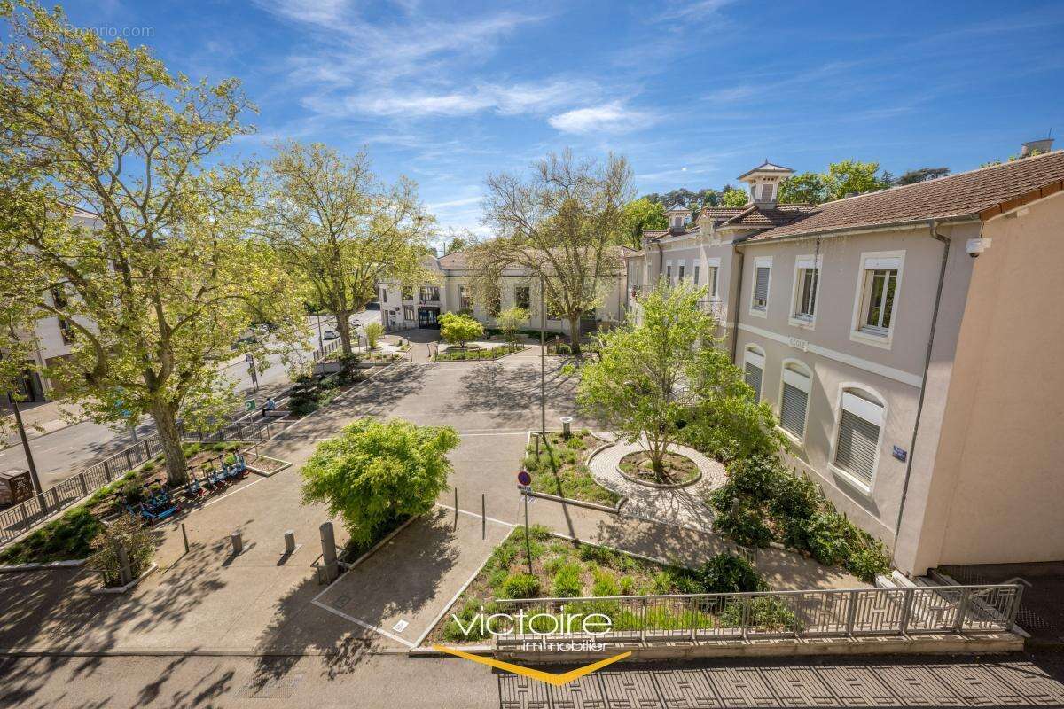 Appartement à RILLIEUX-LA-PAPE