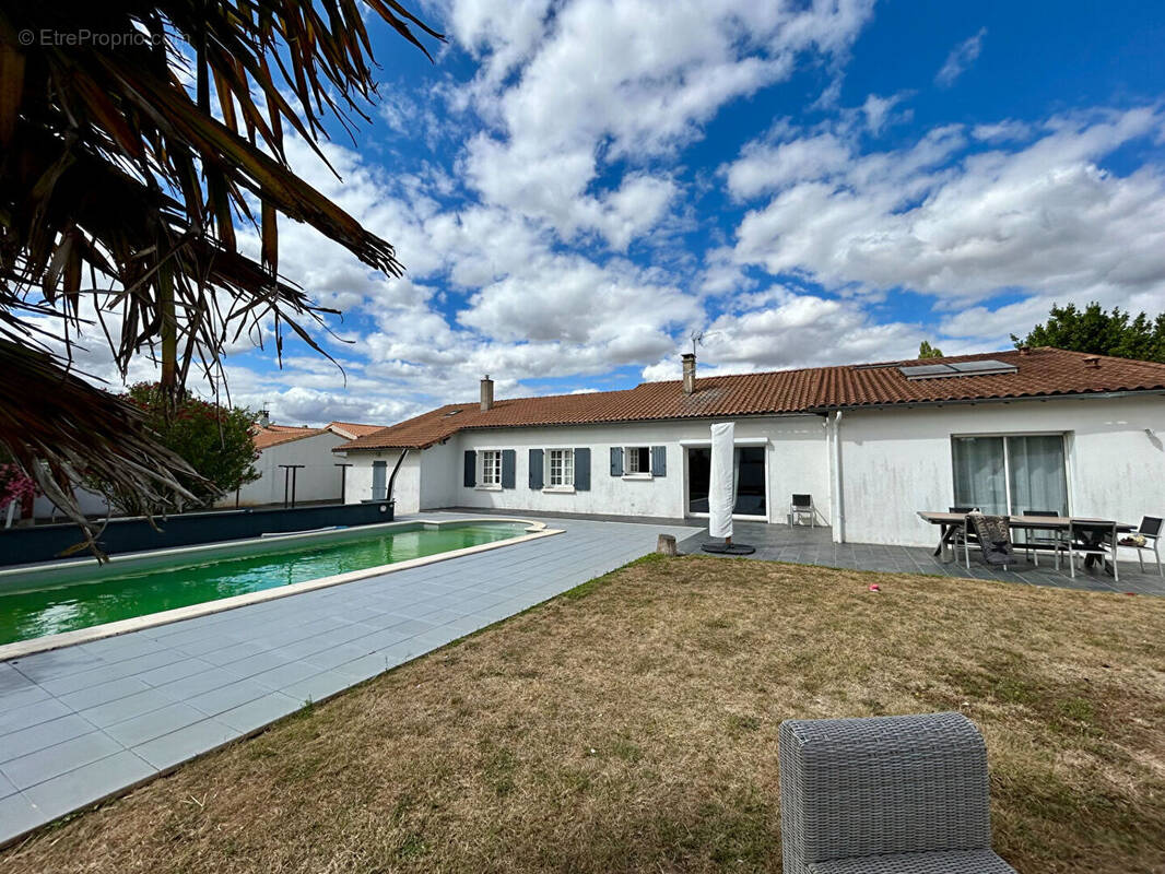 Maison à MOUGON