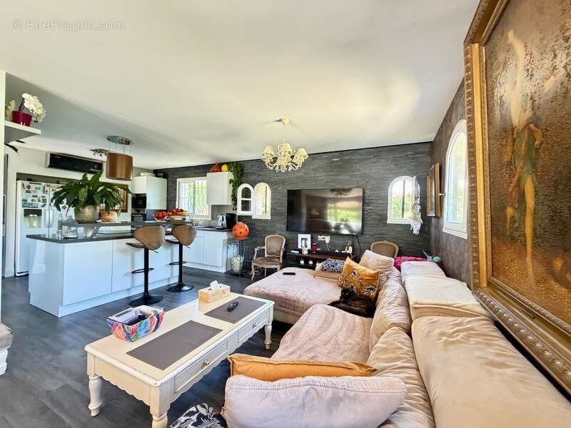 PEYMEINADE – Villa 189 m² avec appartement indépendant, piscine et jardin** - photo 8