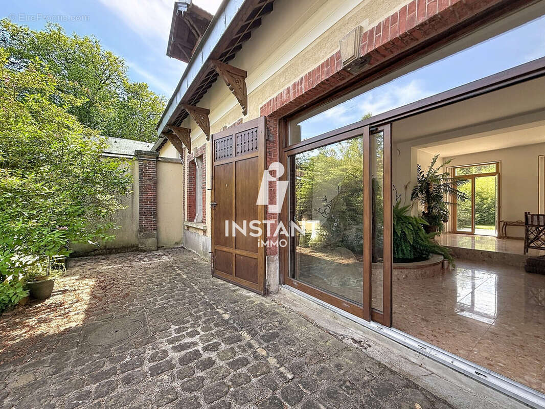 Maison à OZOIR-LA-FERRIERE