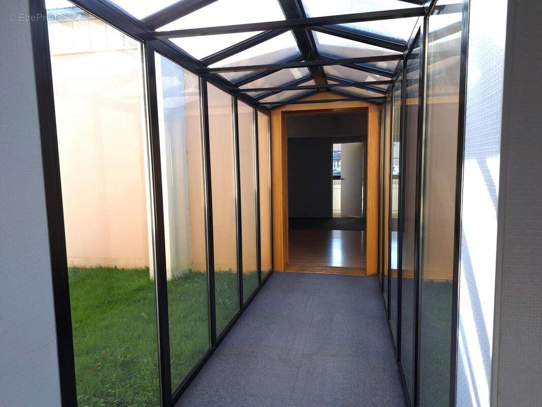 Photo 6 - Commerce à MAYENNE