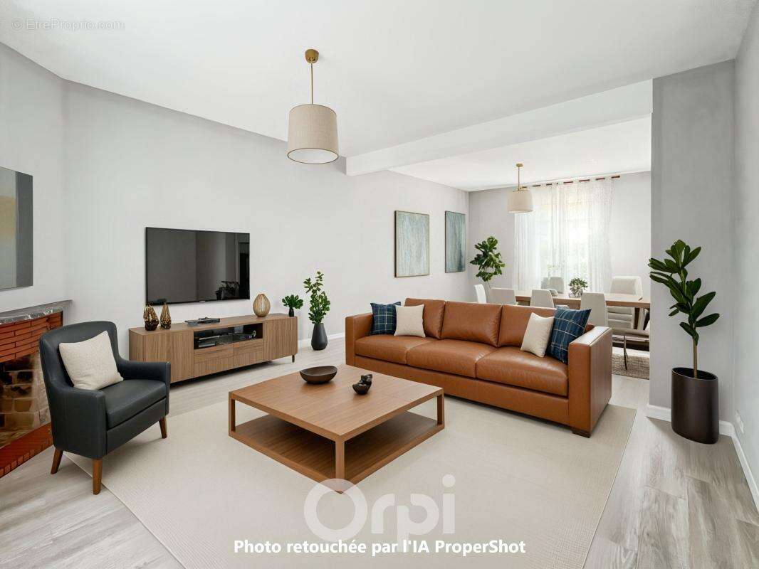 Maison à LA JONCHERE-SAINT-MAURICE