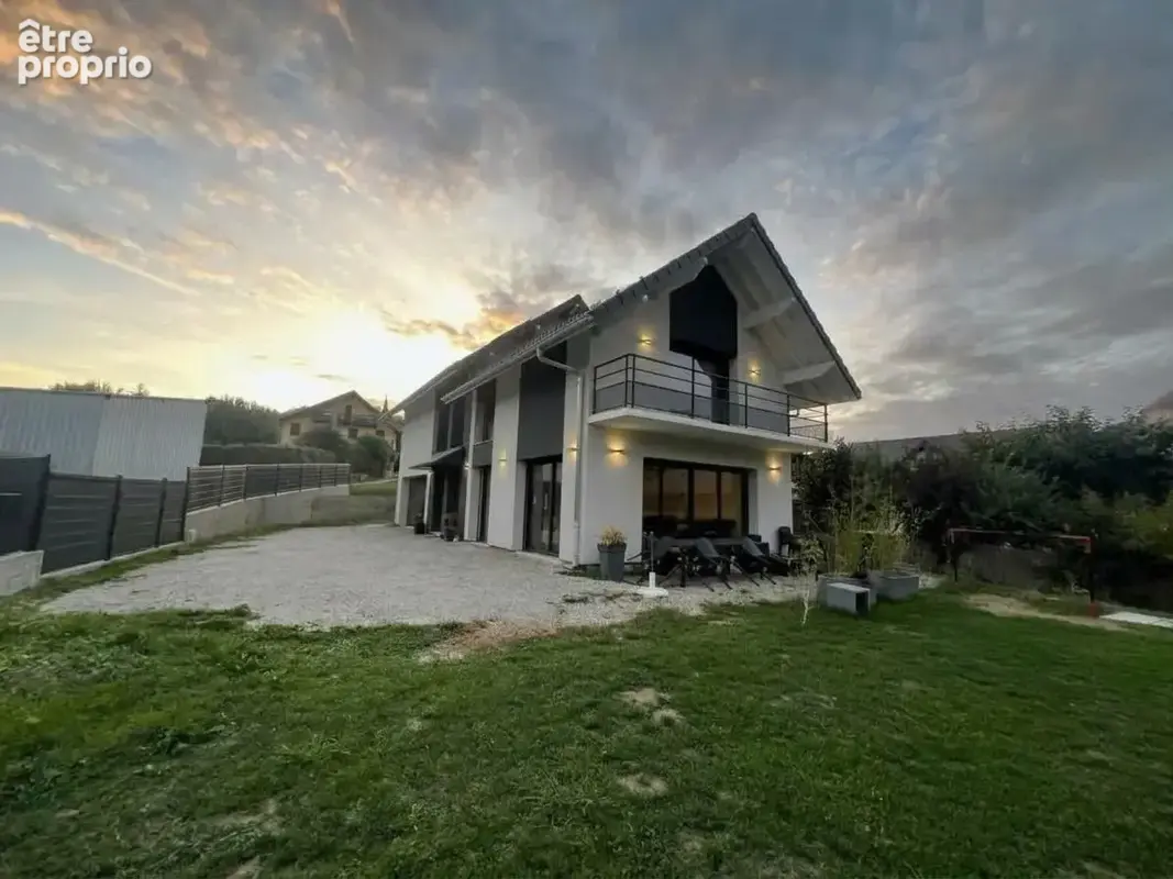 Photo Maison à Curienne au prix de 619 000€