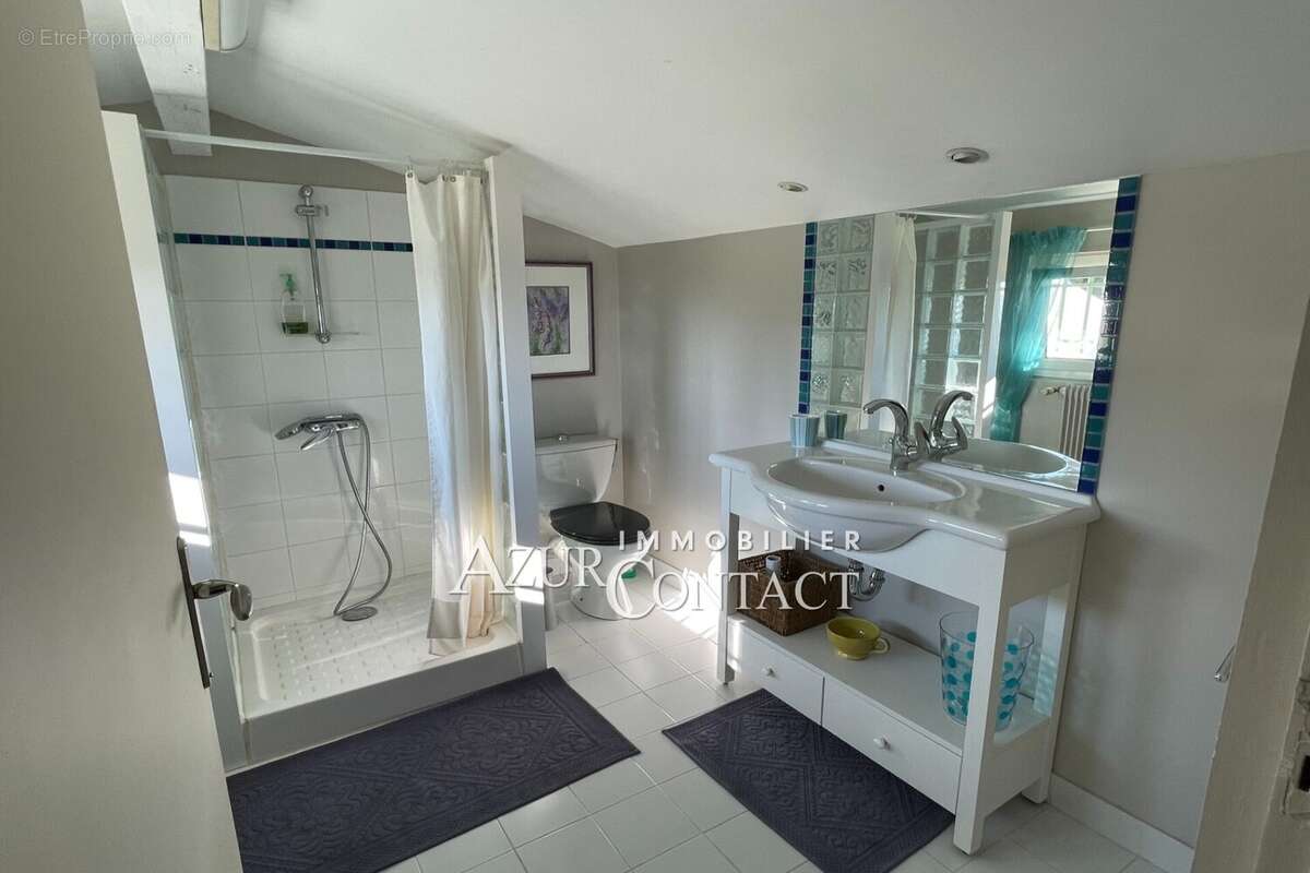 Appartement à MOUGINS