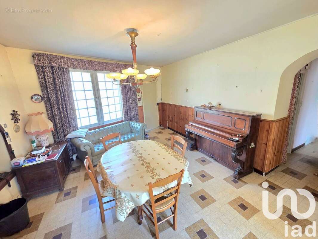 Maison 104 m² à Thollet  - photo 2