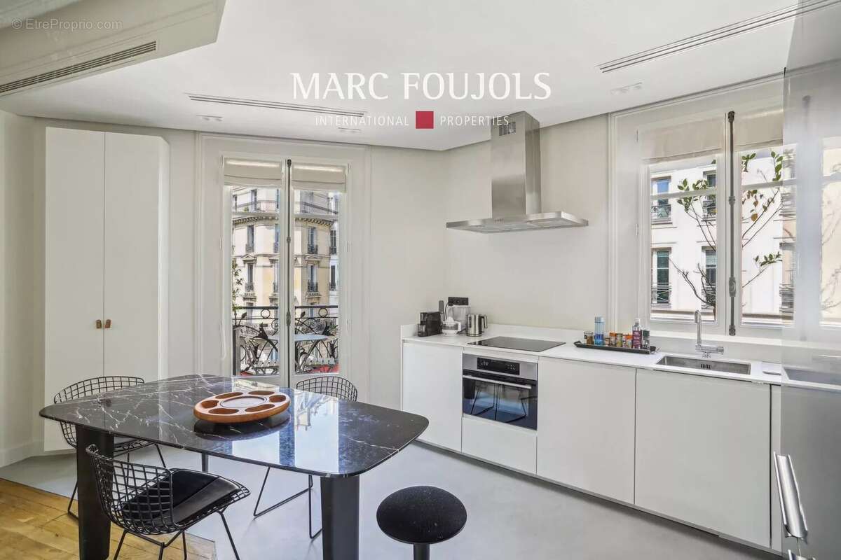 Appartement à PARIS-2E