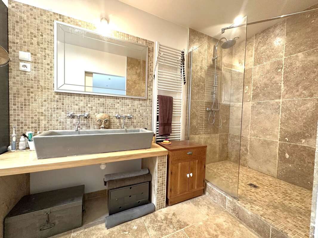 Appartement à SAINT-MAUR-DES-FOSSES