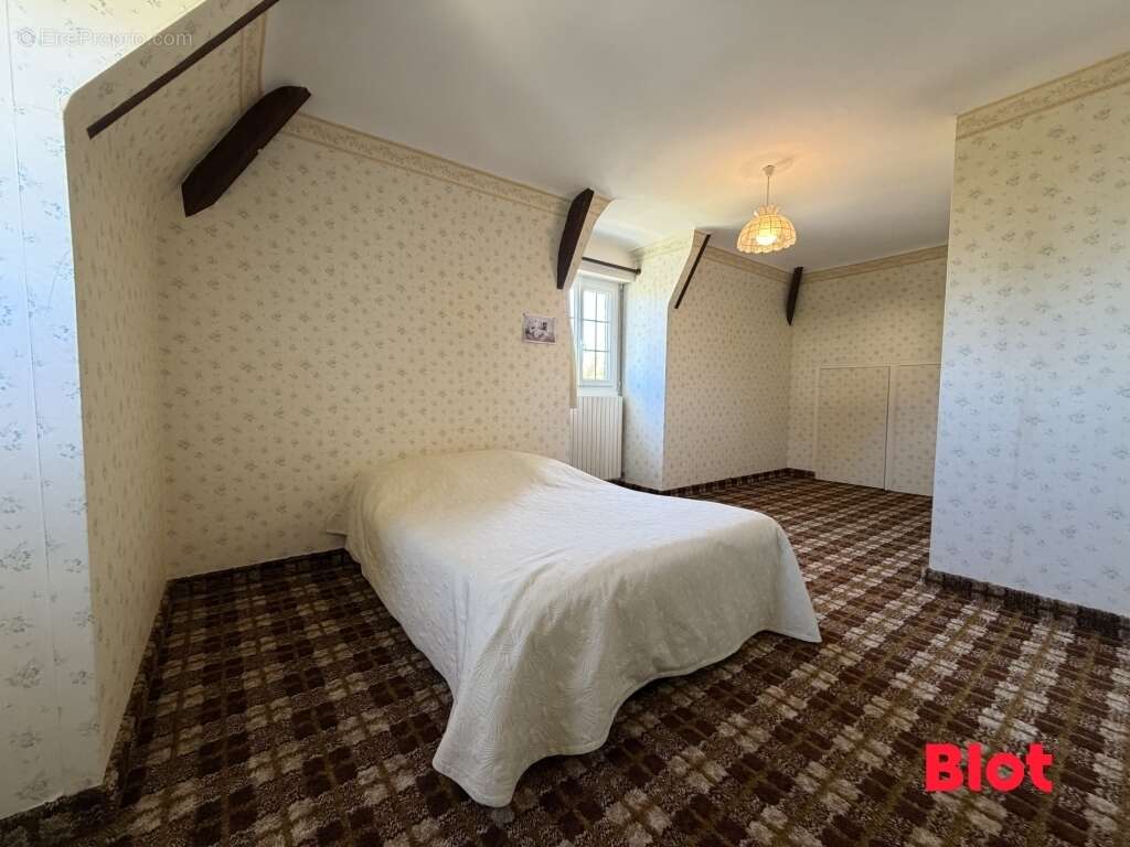 Maison 182 m² à Saint-Meloir-Des-Ondes  - photo 7