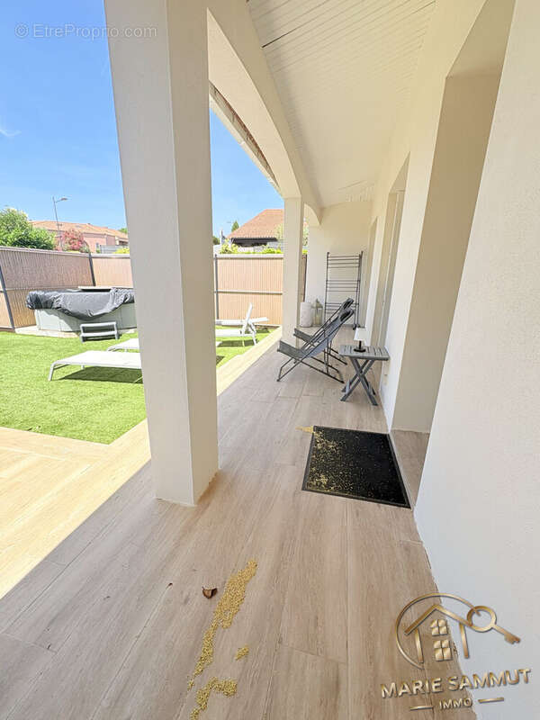 Maison à MAUGUIO