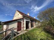Maison à PARAY-LE-FRESIL