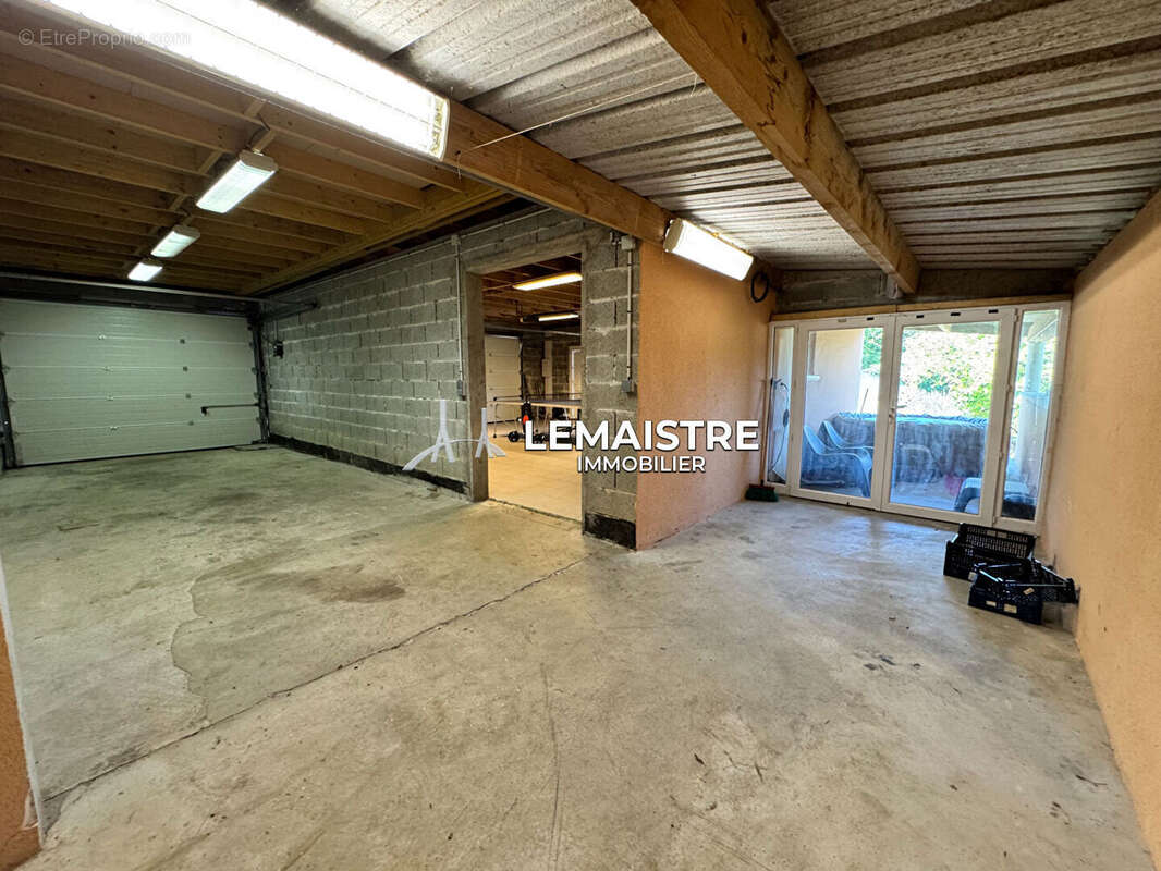 PROCHE GODERVILLE - Maison familiale 157 m² - Plain-pied - 4 garages - Terrain 2 000 m² - photo 15
