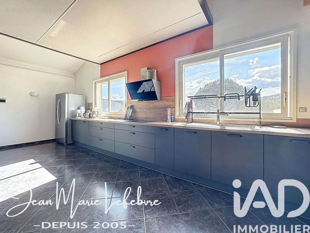 Maison 226 m² à Ampuis  - photo 3