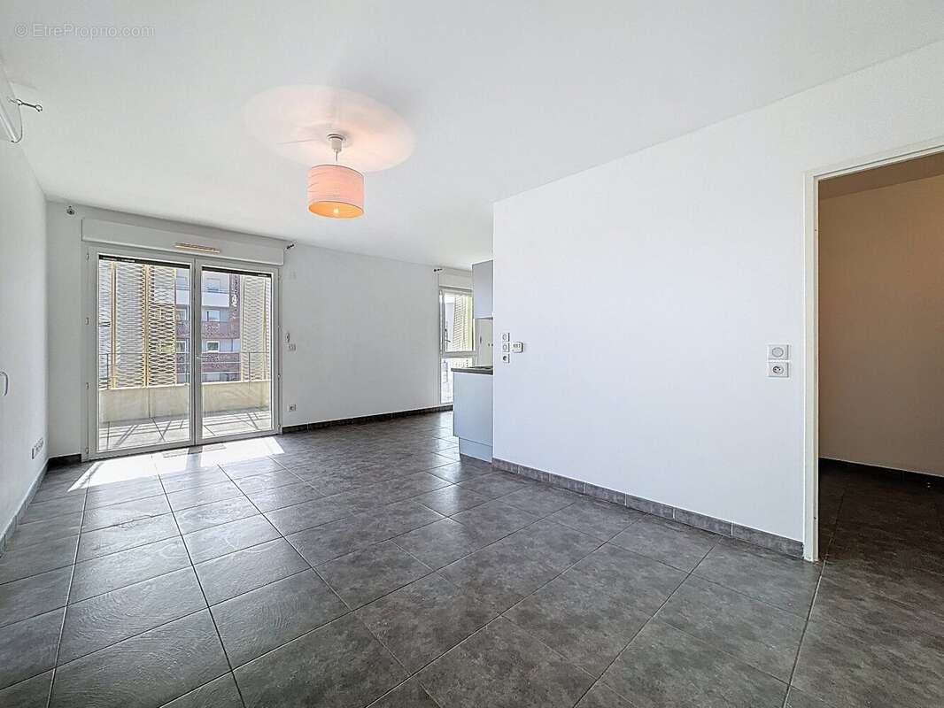 Appartement à JUVIGNAC