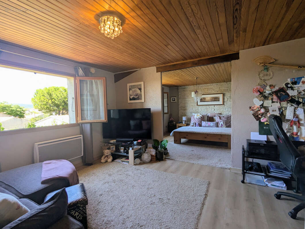 Maison à SAINTE-VALIERE